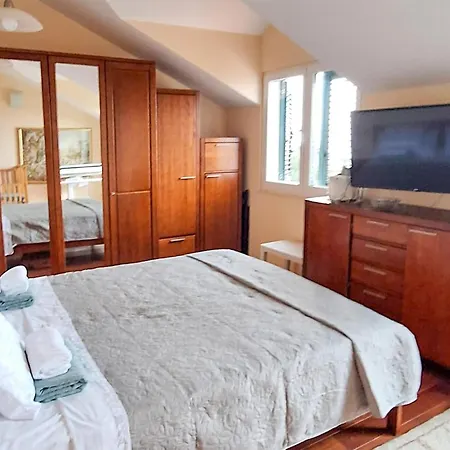 Apartament Awesome In Kastel Kambelovac