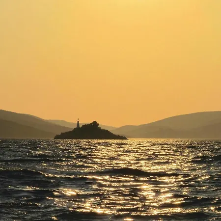 Awesome In Kastel Kambelovac * Kaštela